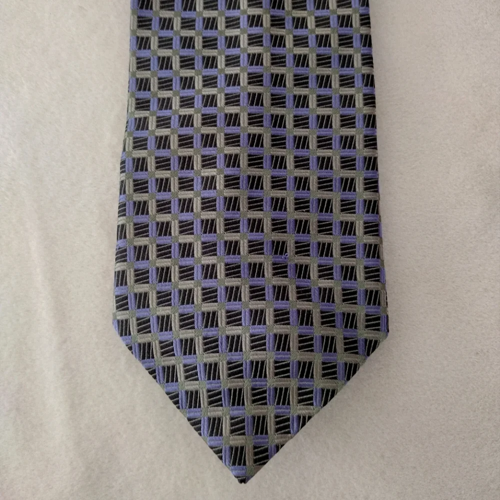Silk Geoffrey Beene Green, Gray, Silver, and Blue  Tie EUC